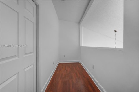 Townhouse in Hollywood, Florida 2 bedrooms, 115.29 sq.m. № 2058160 - photo 28