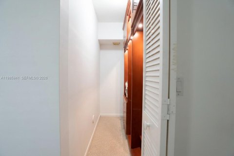 Townhouse in Hollywood, Florida 2 bedrooms, 115.29 sq.m. № 2058160 - photo 21