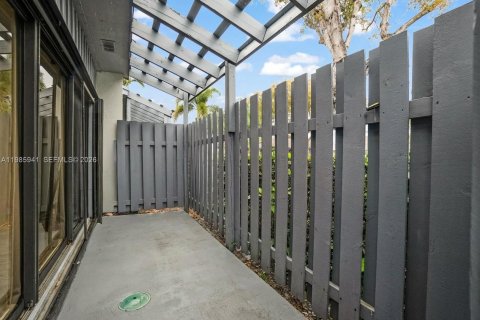 Townhouse in Hollywood, Florida 2 bedrooms, 115.29 sq.m. № 2058160 - photo 25