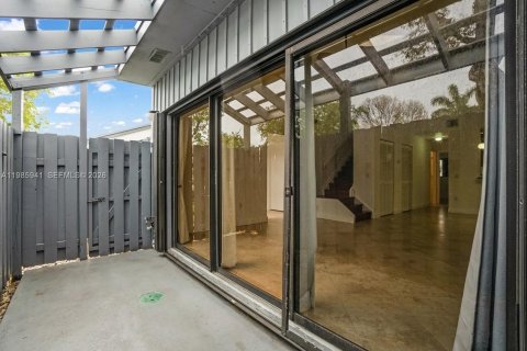 Townhouse in Hollywood, Florida 2 bedrooms, 115.29 sq.m. № 2058160 - photo 26