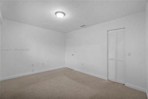 Townhouse in Hollywood, Florida 2 bedrooms, 115.29 sq.m. № 2058160 - photo 20