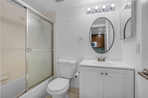 Townhouse in Hollywood, Florida 2 bedrooms, 115.29 sq.m. № 2058160 - photo 22