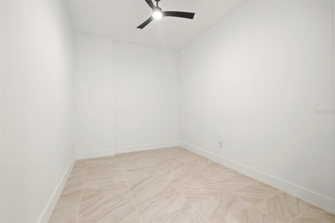 Condominio en alquiler en Saint Petersburg, Florida, 1 dormitorio, 144 m2 № 1895015 - foto 25