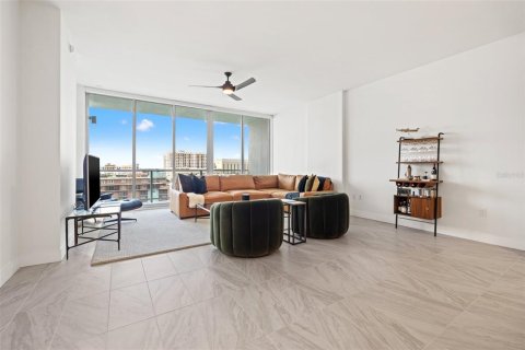 Condominio en alquiler en Saint Petersburg, Florida, 1 dormitorio, 144 m2 № 1895015 - foto 18