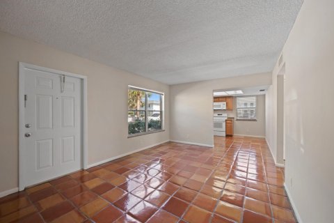Appartement à louer à West Palm Beach, Floride: 2 chambres, 78.97 m2 № 2378747 - photo 2