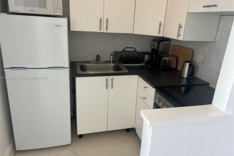 Condominio en alquiler en North Bay Village, Florida, 41.25 m2 № 1948204 - foto 6