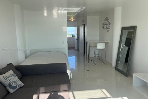 Condominio en alquiler en North Bay Village, Florida, 41.25 m2 № 1948204 - foto 4