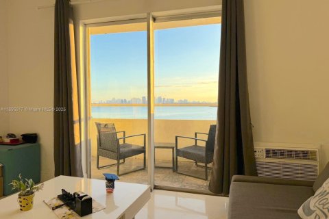 Copropriété à louer à North Bay Village, Floride: 41.25 m2 № 1948204 - photo 3