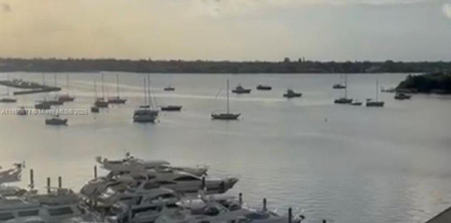 Studio à Condo à North Bay Village, Floride № 1948204