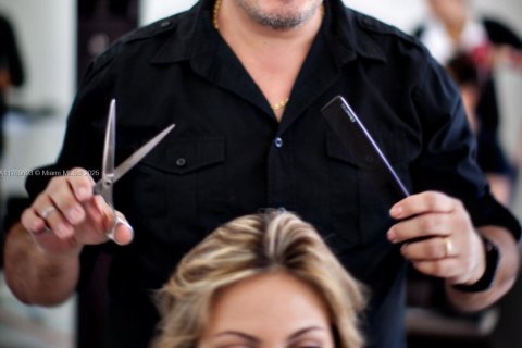 Commercial property in Doral, Florida № 1985581 - photo 2