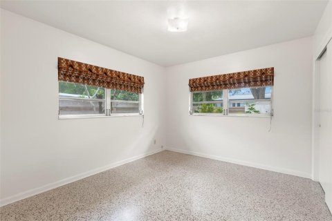 House in Tampa, Florida 4 bedrooms, 187.38 sq.m. № 2118024 - photo 30