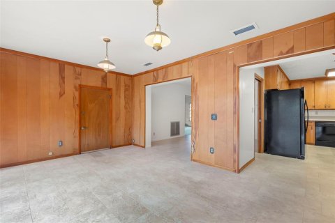 House in Tampa, Florida 4 bedrooms, 187.38 sq.m. № 2118024 - photo 15