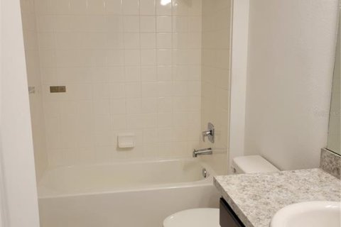Adosado en alquiler en Kissimmee, Florida, 4 dormitorios, 155.33 m2 № 1895198 - foto 16