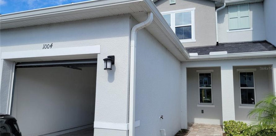 Adosado en Kissimmee, Florida 4 dormitorios, 155.33 m2 № 1895198