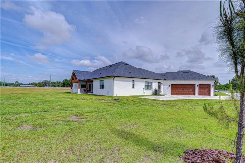 House in Fish Hawk, Florida 3 bedrooms, 311.32 sq.m. № 2230978 - photo 5