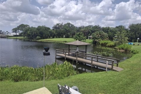 Townhouse in Casselberry, Florida 2 bedrooms, 109.53 sq.m. № 2226414 - photo 29