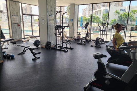 Copropriété à louer à Hallandale Beach, Floride: 2 chambres, 121.79 m2 № 1957427 - photo 26