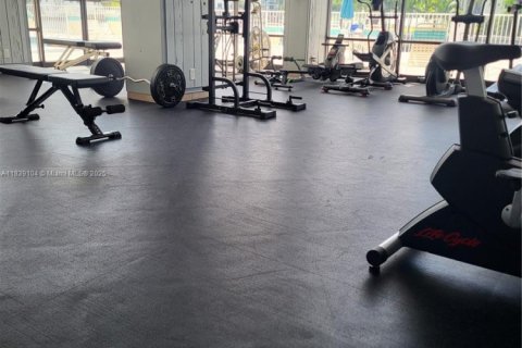 Copropriété à louer à Hallandale Beach, Floride: 2 chambres, 121.79 m2 № 1957427 - photo 20