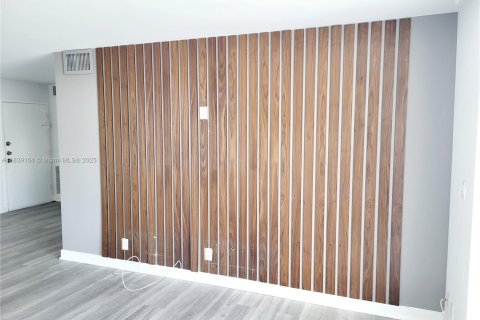 Copropriété à louer à Hallandale Beach, Floride: 2 chambres, 121.79 m2 № 1957427 - photo 7