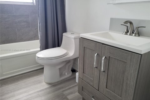 Copropriété à louer à Hallandale Beach, Floride: 2 chambres, 121.79 m2 № 1957427 - photo 16