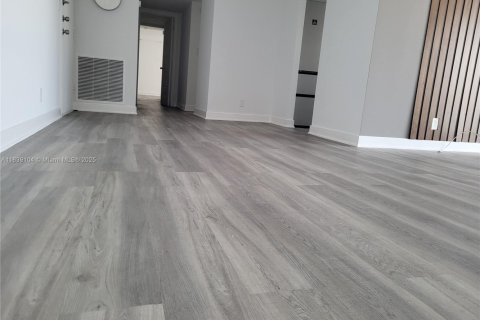 Copropriété à louer à Hallandale Beach, Floride: 2 chambres, 121.79 m2 № 1957427 - photo 9