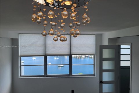 Copropriété à louer à Hallandale Beach, Floride: 2 chambres, 121.79 m2 № 1957427 - photo 12