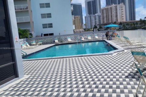 Copropriété à louer à Hallandale Beach, Floride: 2 chambres, 121.79 m2 № 1957427 - photo 19