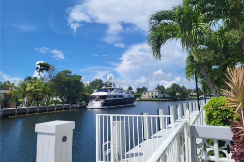 Copropriété à louer à Hallandale Beach, Floride: 2 chambres, 121.79 m2 № 1957427 - photo 18
