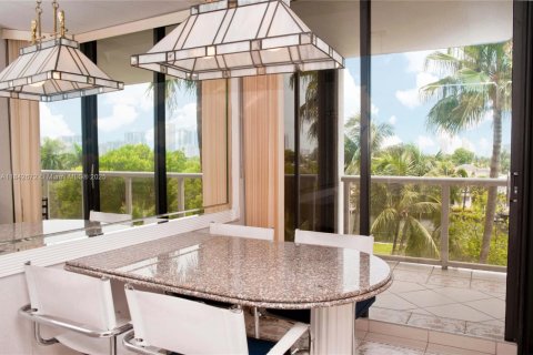 Condominio en venta en Aventura, Florida, 3 dormitorios, 169.08 m2 № 1836353 - foto 5