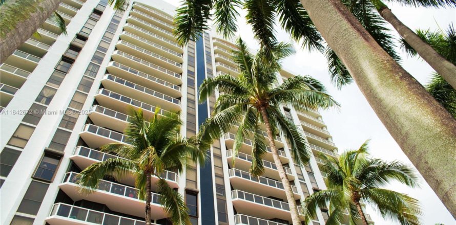 Condominio en Aventura, Florida, 3 dormitorios  № 1836353