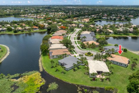 House in Lake Worth, Florida 3 bedrooms, 231.05 sq.m. № 2190349 - photo 15