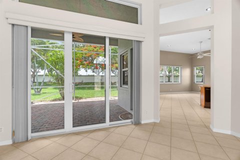 House in Lake Worth, Florida 3 bedrooms, 231.05 sq.m. № 2190349 - photo 20
