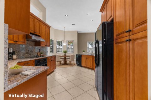 House in Lake Worth, Florida 3 bedrooms, 231.05 sq.m. № 2190349 - photo 8