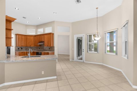 House in Lake Worth, Florida 3 bedrooms, 231.05 sq.m. № 2190349 - photo 29