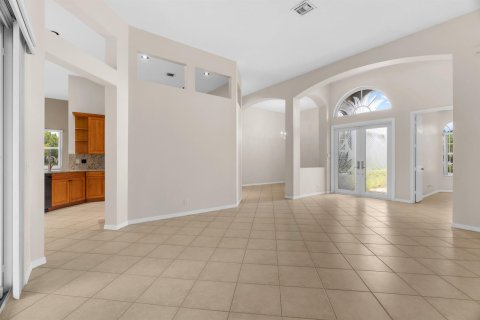 House in Lake Worth, Florida 3 bedrooms, 231.05 sq.m. № 2190349 - photo 17