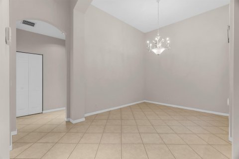 House in Lake Worth, Florida 3 bedrooms, 231.05 sq.m. № 2190349 - photo 23