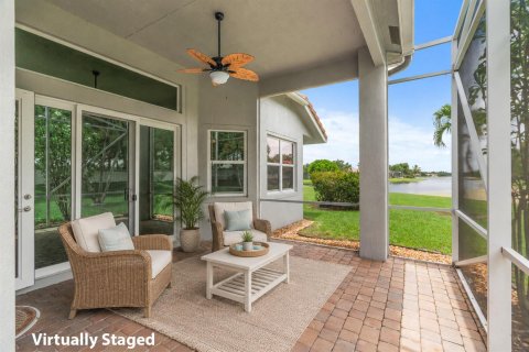 House in Lake Worth, Florida 3 bedrooms, 231.05 sq.m. № 2190349 - photo 9