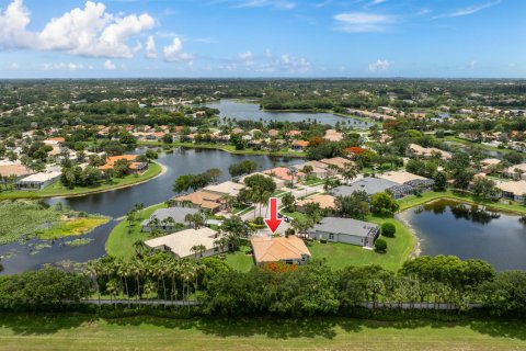 House in Lake Worth, Florida 3 bedrooms, 231.05 sq.m. № 2190349 - photo 14