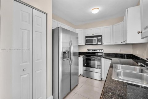 Immobilier commercial à vendre à Fort Lauderdale, Floride № 2036557 - photo 11