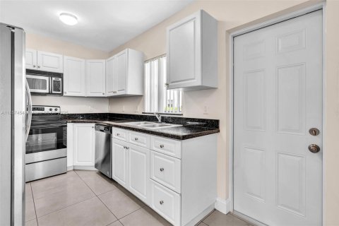 Immobilier commercial à vendre à Fort Lauderdale, Floride № 2036557 - photo 10