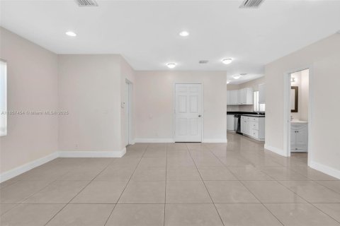 Immobilier commercial à vendre à Fort Lauderdale, Floride № 2036557 - photo 9