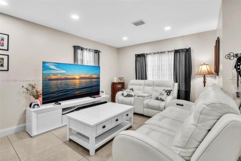 Immobilier commercial à vendre à Fort Lauderdale, Floride № 2036557 - photo 30