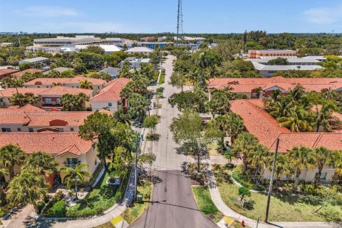 Immobilier commercial à vendre à Fort Lauderdale, Floride № 2036557 - photo 3