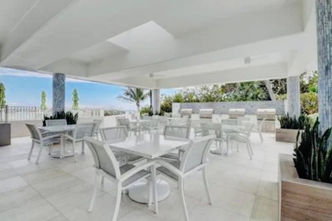 Condo in Highland Beach, Florida, 2 bedrooms  № 1864128 - photo 30