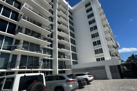 Condo in Highland Beach, Florida, 2 bedrooms  № 1864128 - photo 16