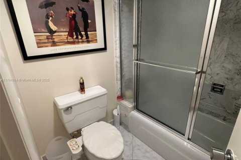 Condo in Highland Beach, Florida, 2 bedrooms  № 1864128 - photo 19