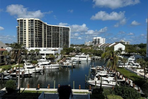 Condo in Highland Beach, Florida, 2 bedrooms  № 1864128 - photo 26