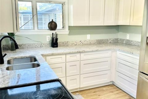 Casa en venta en Zephyrhills, Florida, 3 dormitorios, 104.05 m2 № 2122509 - foto 3