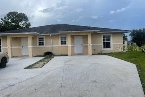 Commercial property in Lehigh Acres, Florida 103.4 sq.m. № 1441180 - photo 1
