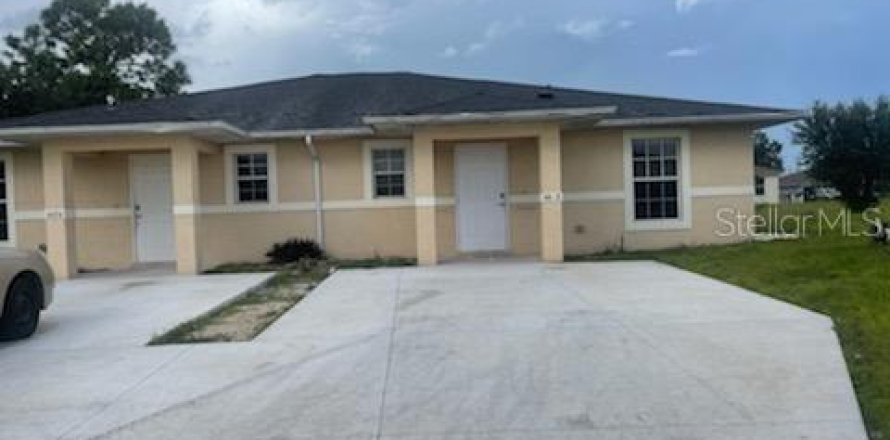 Commercial property in Lehigh Acres, Florida 103.4 sq.m. № 1441180